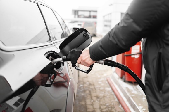 Sjajne vesti za vozače uoči ovog vikenda! Pale cene i dizela i benzina: Ovo su nove cene goriva