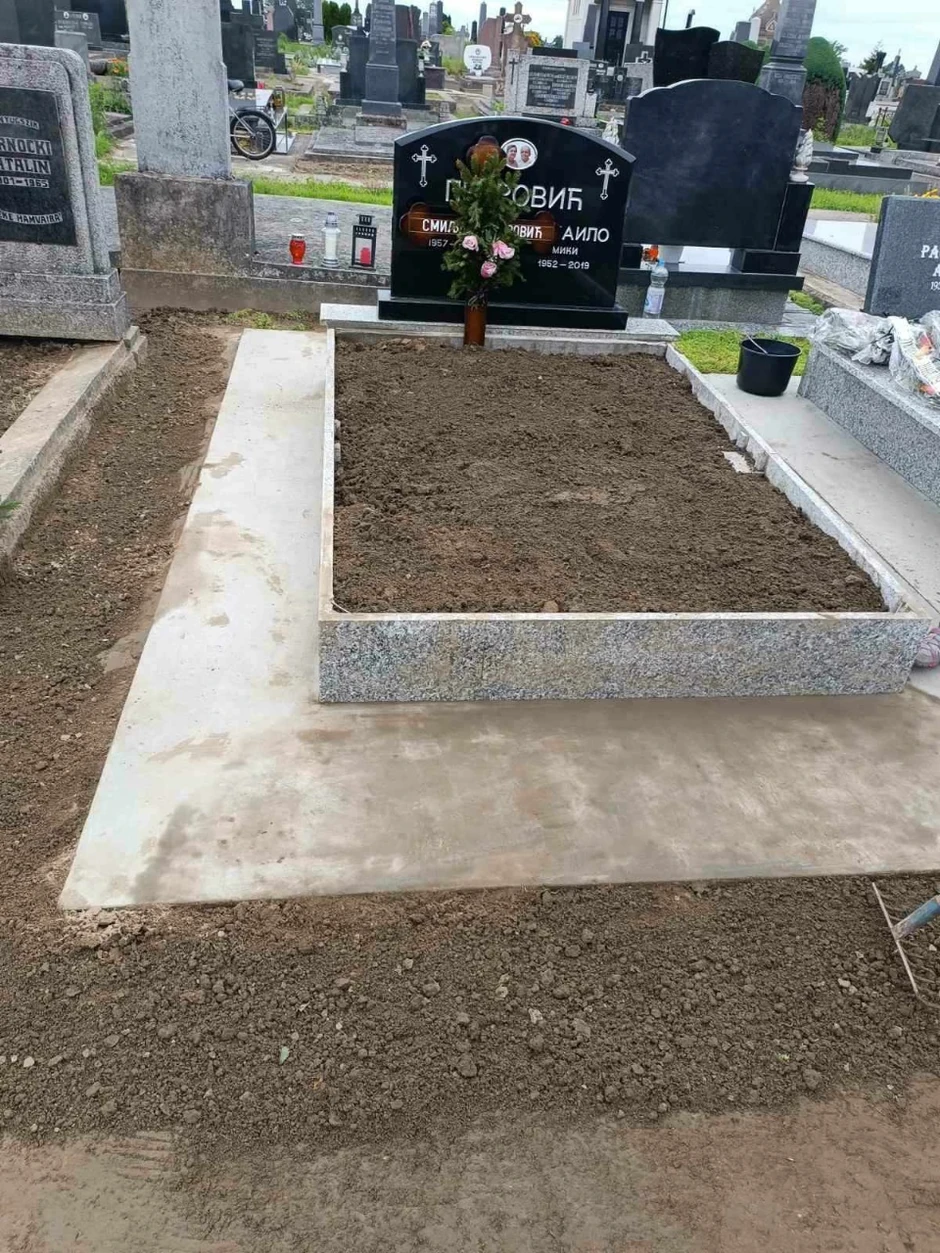 Damir i Đorđe Petrović su pažljivo i sa puno emocija pripremali sahranu svoje majke