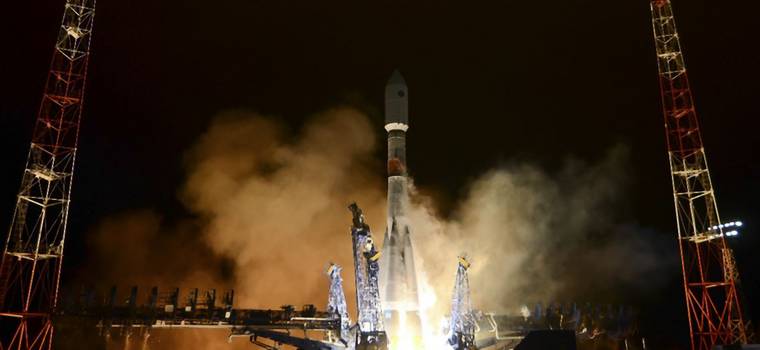 Rosja wystrzeliła cztery nowe satelity. Jest nagranie ze startu rakiety Sojuz-2