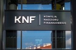 KNF: nowe decyzje z 20 marca 2026 – zgody dla banków, funduszu i instytucji płatniczej [Komunikat KNF]