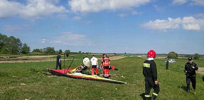 Motolotnia roztrzaskała się pod Kawęczynem. Nie żyje pilot