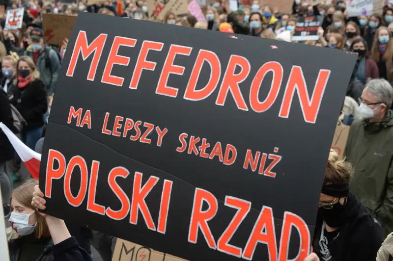 Nawet mefedron ma lepszy skład niż polski rząd