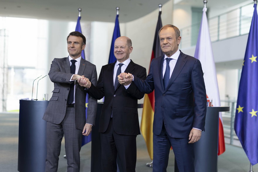 Spotkanie przywódców państw Trójkąta Weimarskiego. Od lewej: prezydent Francji Emmanuel Macron, kanclerz Niemiec Olaf Scholz i premier Polski Donald Tusk (Berlin, 15.03.2024)
