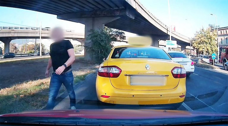 Leköpte egy autó sofőrjét egy taxis az Árpád hídon /Fotó: Budapesti Autósok Közössége