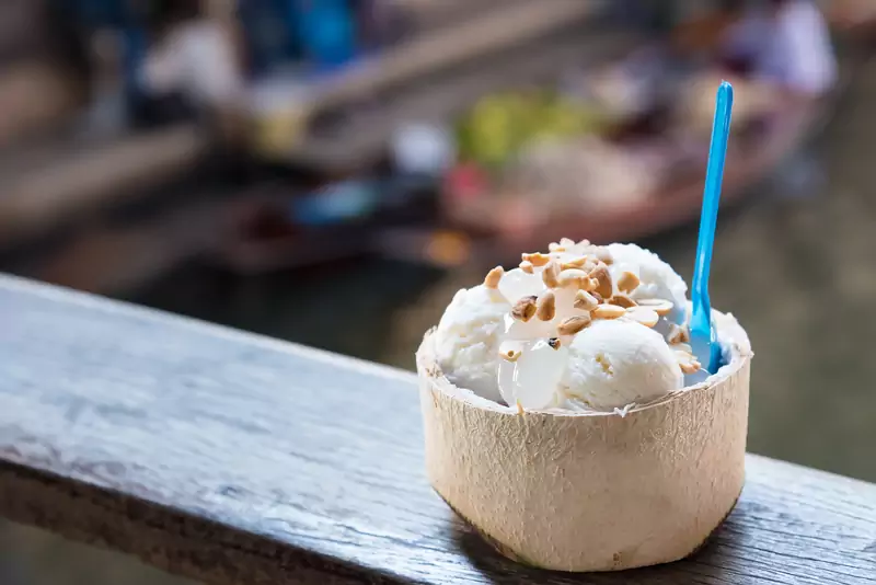 Domowe lody kokosowe - bez cukru i blendera! / Getty Images / Bubbers13