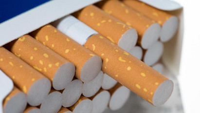 Fontos bejelentést tett Lázár János: jön a dohányadó-emelés, csökkenhet a dohányboltok száma
