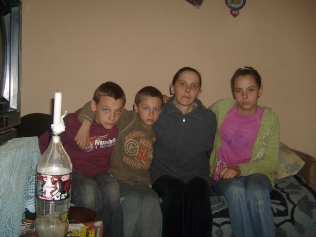 Žrtve užasnog nasilja: Marija Anđelković s decom