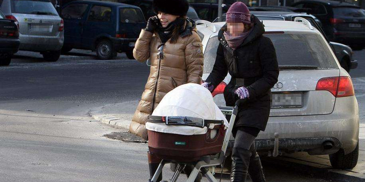 Anna Mucha ma panią do prowadzenia wózka? FOTY