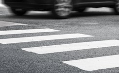 Śmiertelny wypadek na Bielanach. Ojciec nie żyje, dziecko w szpitalu