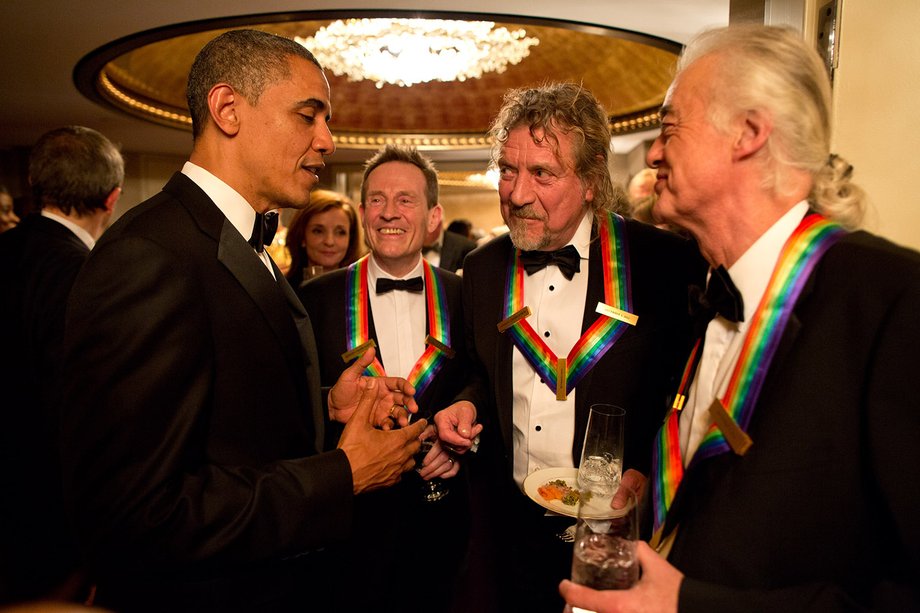 Prezydent Obama rozmawia z członkami legendarnego zespołu Led Zeppelin w 2012 r.