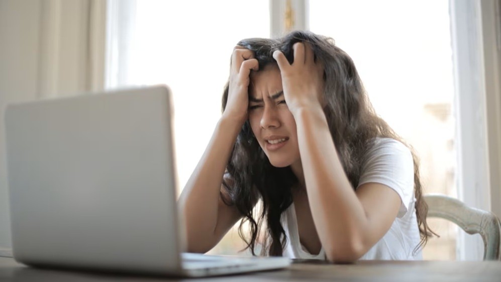 Ženy používajú AI menej ako muži.