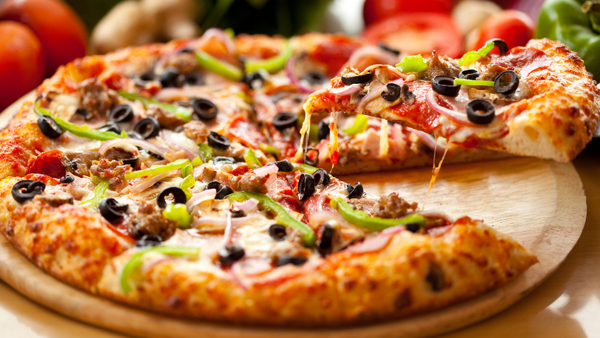 Zamawianie pizzy po przemyśleniu i wypowiedzeniu zamówienia to już przeszłość. Pizza Hut testuje teraz technologię, która umożliwia klientom zamówienie pizzy w ciągu kilku sekund wyłącznie za pomocą ruchów gałek ocznych. I to jest przyszłość!