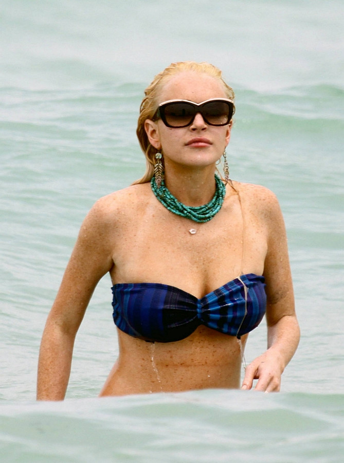 Lindsay Lohan siostra bikini