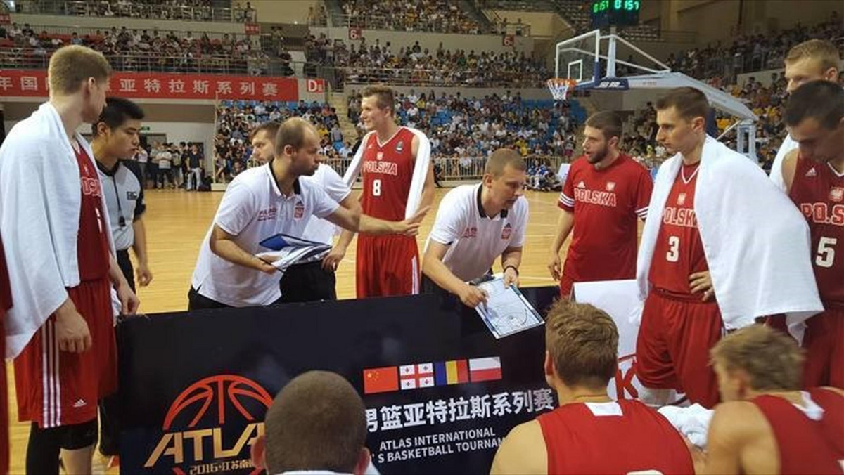 Bardzo dobrze w turnieju w Nantong radzi sobie rozszerzona reprezentacja Polski koszykarzy. Podopieczni Marka Łukomskiego i Artura Gronka wygrali z Chinami 87:77.