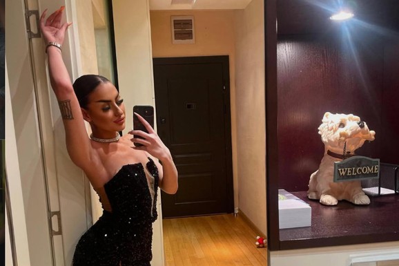 BILA SA ŽENOM U VEZI, SAD ČUVA DETE I POKAZALA NOVOG FRAJERA Stefani ovako uživa u ljubavi, a Munjez načisto pao u zaborav (FOTO)