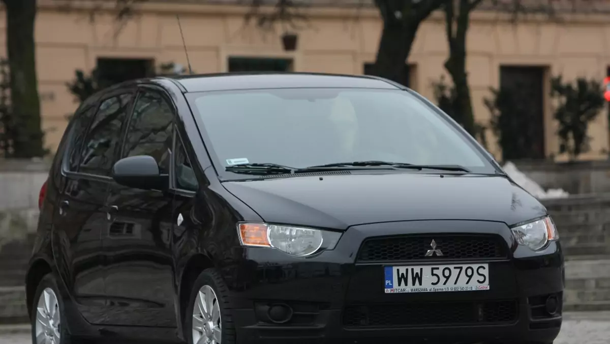 Mitsubishi Colt - 180 samochodów w ośrodkach szkolenia kierowców