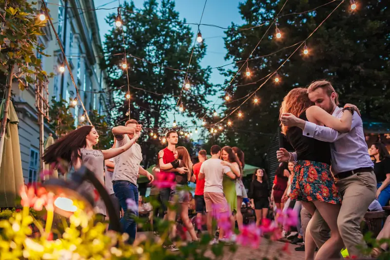 Pilates, joga czy może bachata? Ćwiczenia, które są idealne podczas okresu