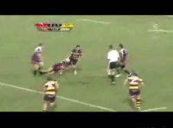 Ten piłkarz potrzebuje... okularów