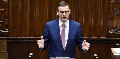 Dla kogo niskie podatki? 4500 zł ekstra dla posłów i senatorów. Wiemy, kto i ile zyska [TABELA]