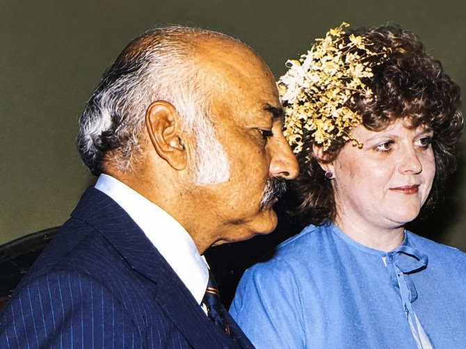 Helen Simons i Mukaram Džah