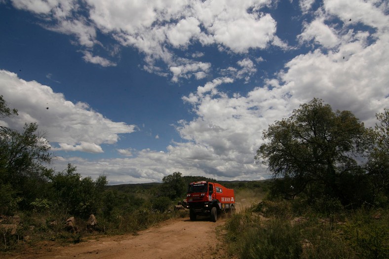 Rajd Dakar 2011: awans Hołowczyca (2.etap, wyniki, fot. Willy Weyens)