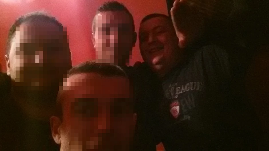 Nemanja Šupljeglav u društvu, fotografija par sati pre ubistva 