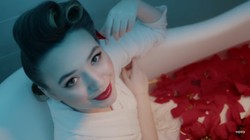 Anika Dąbrowska: "Nieważne" to świąteczna piosenka o docenianiu tu i teraz [PODCAST]