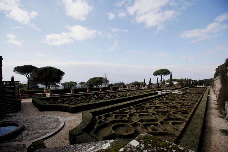 Watykan otwiera dla turystów ogrody papieskiej rezydencji Castel Gandolfo