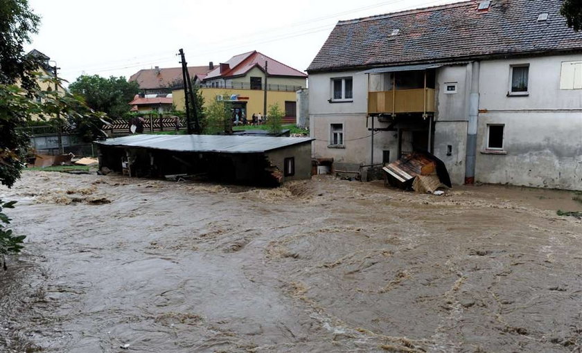 Dramat na Dolnym Śląsku! W Bogatyni wylała rzeka Miedzianka. Większość miasta błyskawicznie znalazła się pod wodą