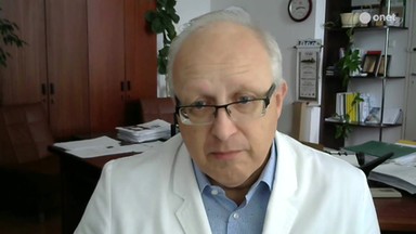 Prof. Flisiak: pozostało nam wsiąść w wehikuł czasu, cofnąć się i wdrożyć to, co zalecaliśmy [WYWIAD]