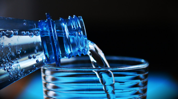 A palackból kioldódó nanoműanyagok számtalan egészségügyi panaszt okozhatnak /Fotó: pexels
