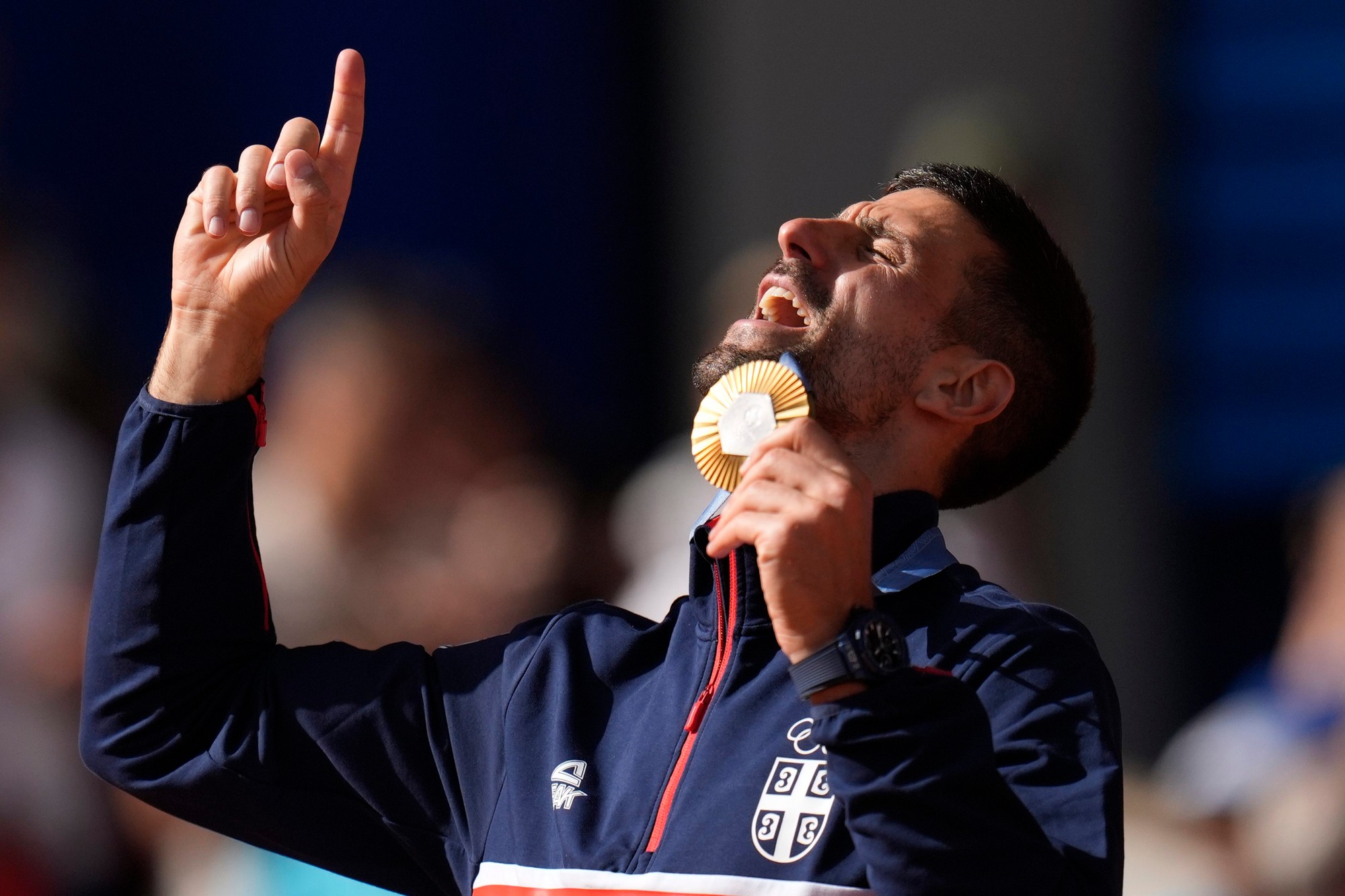 Srbský tenista Novak Djokovič si v Paríži vybojoval zlatú olympijskú medailu.