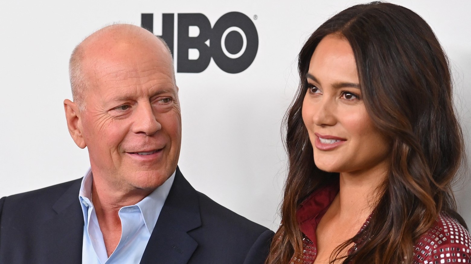 Bruce Willis s manželkou Emmou Heming v roku 2019. 