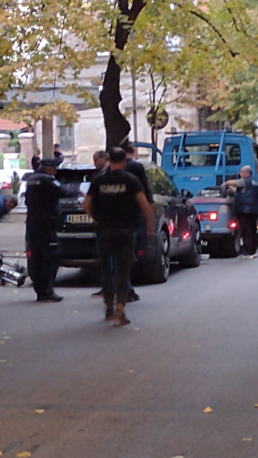 Hapšenje ispred PS u Nišu