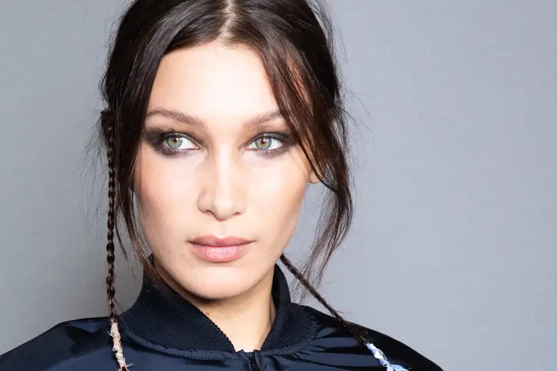 Bella Hadid na tygodniu mody w Mediolanie / Rosdiana Ciaravolo / GettyImages 