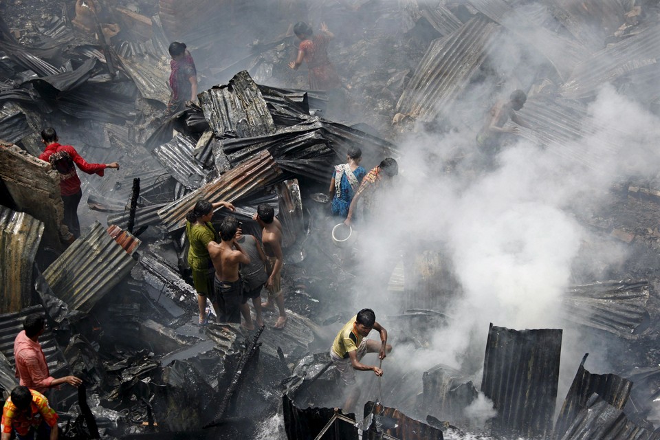 BANGLADESH FIRE SLUM AAH918