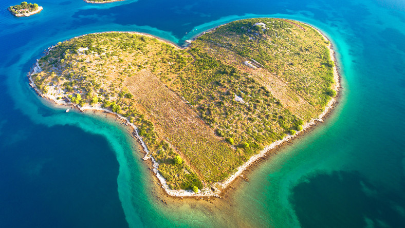 Najpiękniejsze wyspy Chorwacji. TOP 12 miejsc na odpoczynek i zwiedzanie -  Podróże