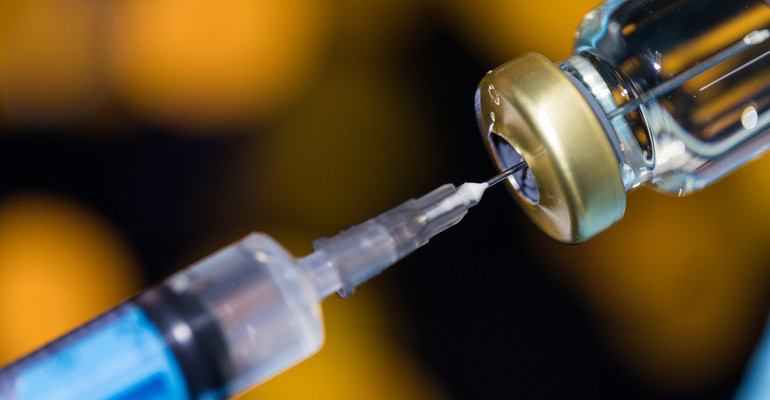 Omikron a skuteczność szczepionek