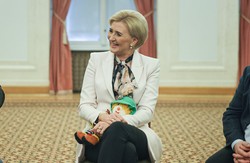 Agata Duda w najmodniejszym żakiecie sezonu. Prezydentowa wybrała beżowy model [FOTO]