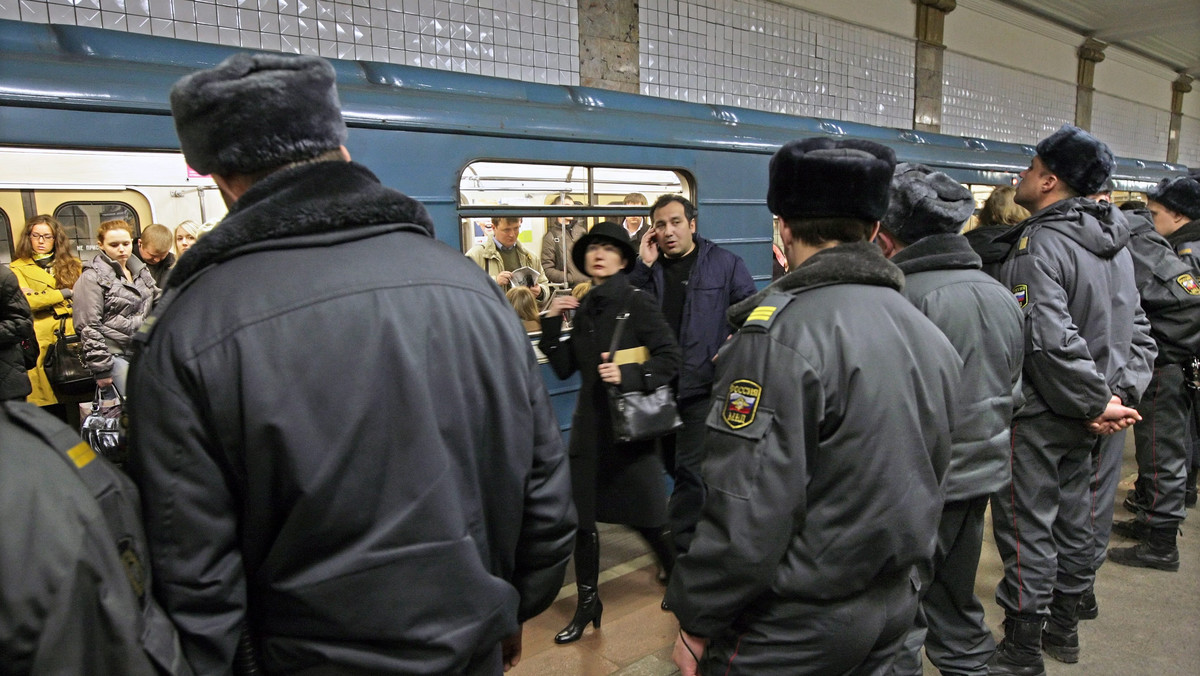Według niepotwierdzonych oficjalnie informacji, na które powołuje się "Kommersant", organy ochrony prawa mogły dysponować danymi o planowanych zamachach bombowych w metrze.