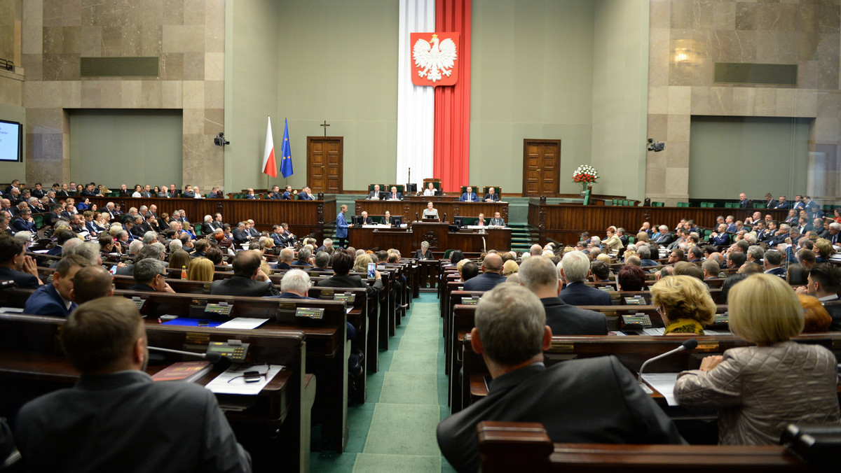 Sejm zaakceptował w piątek nowelizację ustaw o podatku dochodowym, która ma utrudnić wyprowadzanie zysków zagranicę.