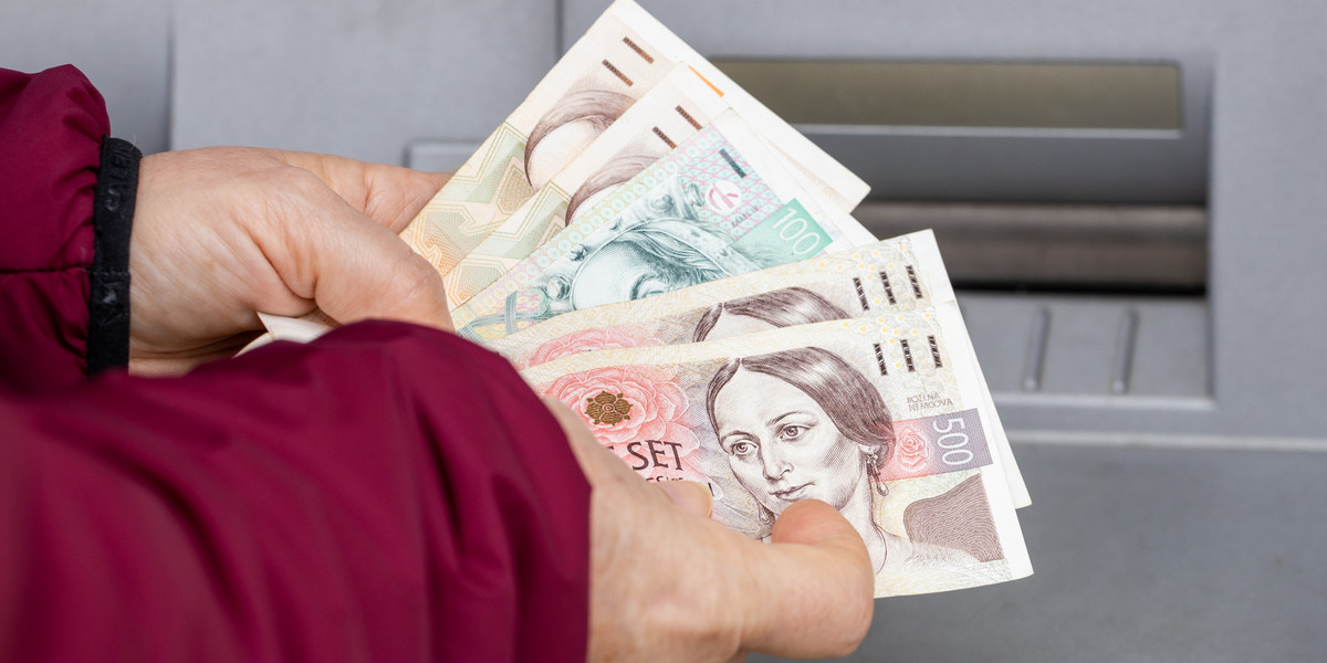 W Czechach coraz trudniej zapłacić kartą. Wiele miejsc przyjmuje tylko gotówkę