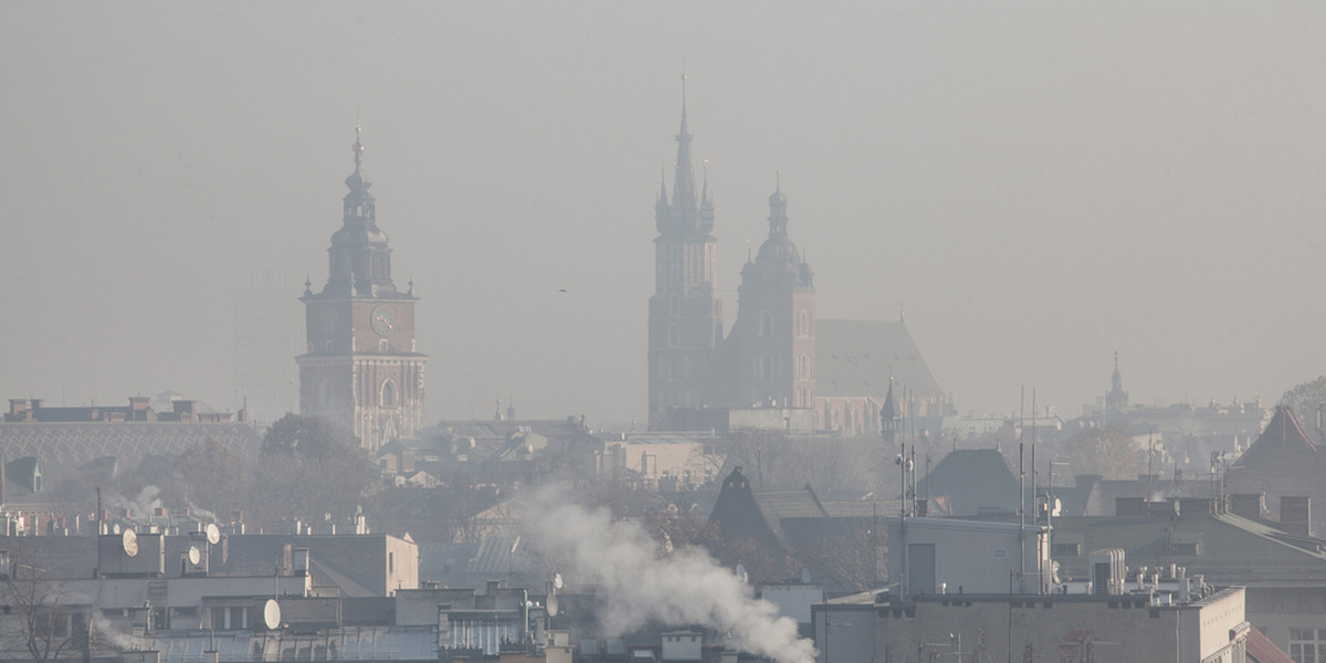 Smogathon to połączenie dwóch słów - smog i hackathon. Odbywa się w Krakowie, który jest w czołówce miast mierzących się z problemem zanieczyszczenia powietrza