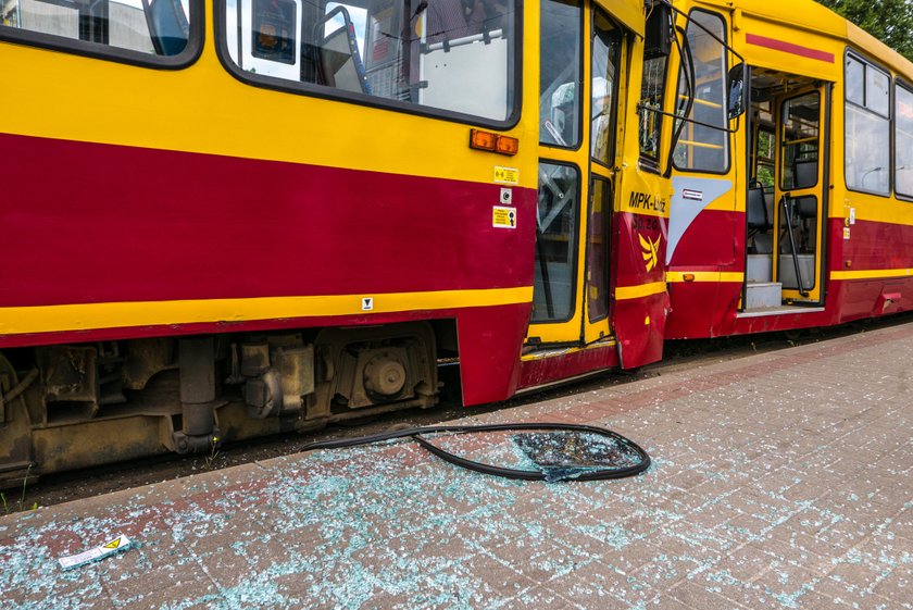 Uwaga objazdy! Zderzenie tramwajów na Limanowskiego