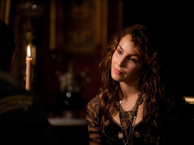 'Sherlock Holmes: Gra cieni' (Noomi Rapace	w roli Sim)