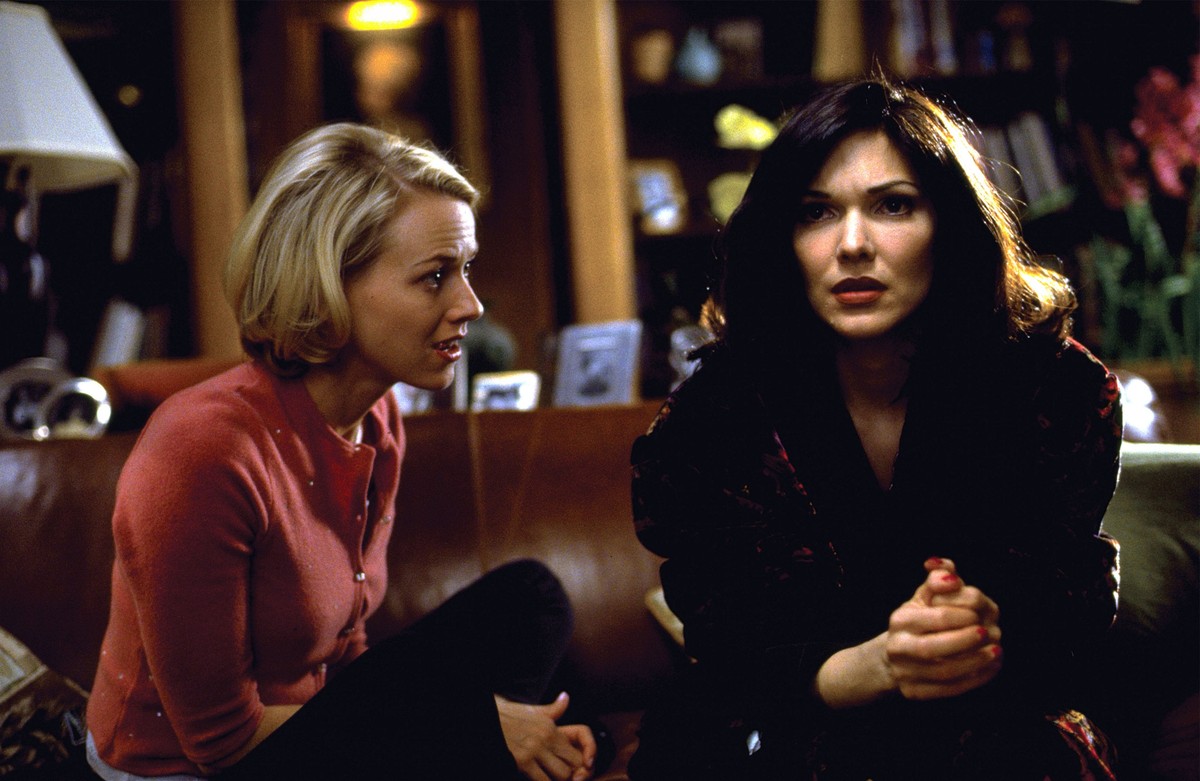 Naomi Watts i Laura Harring w filmie "Mulholland Drive"
