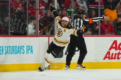 Hat-trick Davida Pastrnaka. Boston Bruins pobili rekord zwycięstw