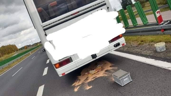 Pożar  autobusu na DK 16 pod Olsztynem [ZDJĘCIA]