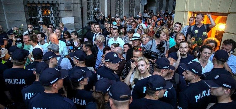 Niech kontrmanifestacja zapłaci za ochronę. Eksperci krytykują plan PiS i wypominają 2012 rok