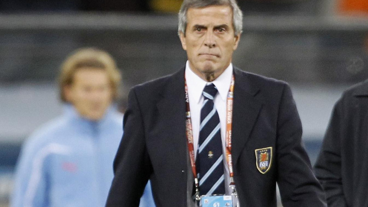 Były urugwajski piłkarz a obecnie trener narodowej reprezentacji kraju Oscar Tabarez stracił pół miliona dolarów. Pracująca w jego domu kobieta systematycznie wypłacała z jego konta pieniądze przez ostatnie dwa lata.